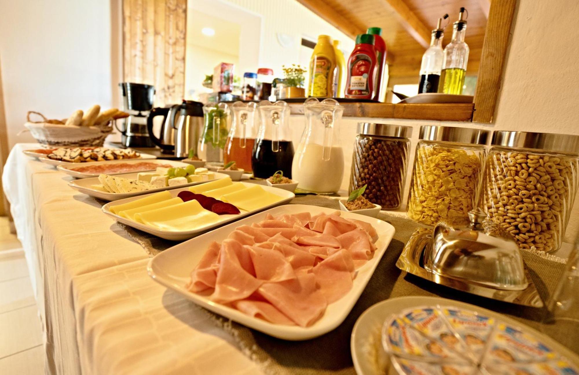 Penzion Trojna Lednice-Vhodne Na Svatby,Rodinne Akce,Teambuilding 외부 사진